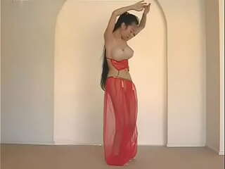 Belle danseuse du ventre thaïlandaise